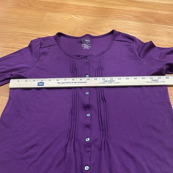 L.LBean women’s purple button down roll up sleeve top size medium. - Picture 6 of 8